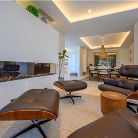 4 Bedroom Villa with Pool, Sumartin, sleeps 8